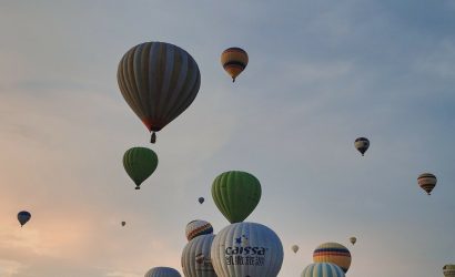 hot air balloons, flying, floating-5505217.jpg